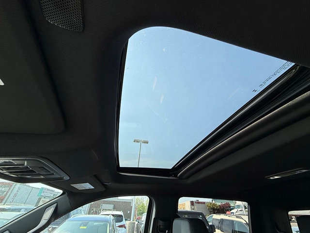 Used 2025 GMC Sierra 1500 AT4 w/ Technology Package AWD/4WD image 38