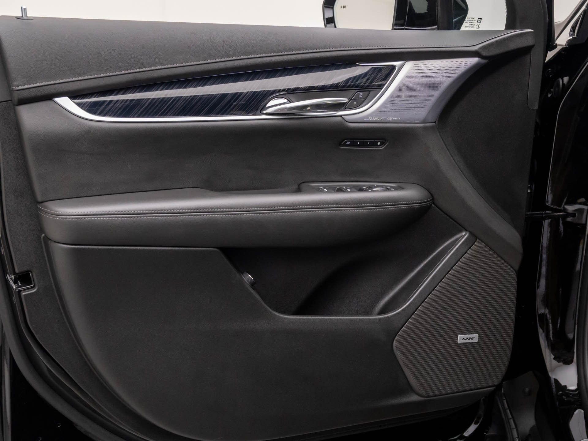 New 2025 Cadillac XT6 Premium Luxury image 16