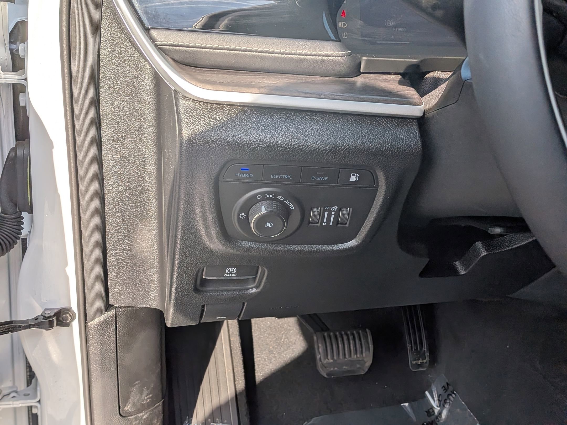 Used 2023 Jeep Grand Cherokee 4WD 4xe image 17