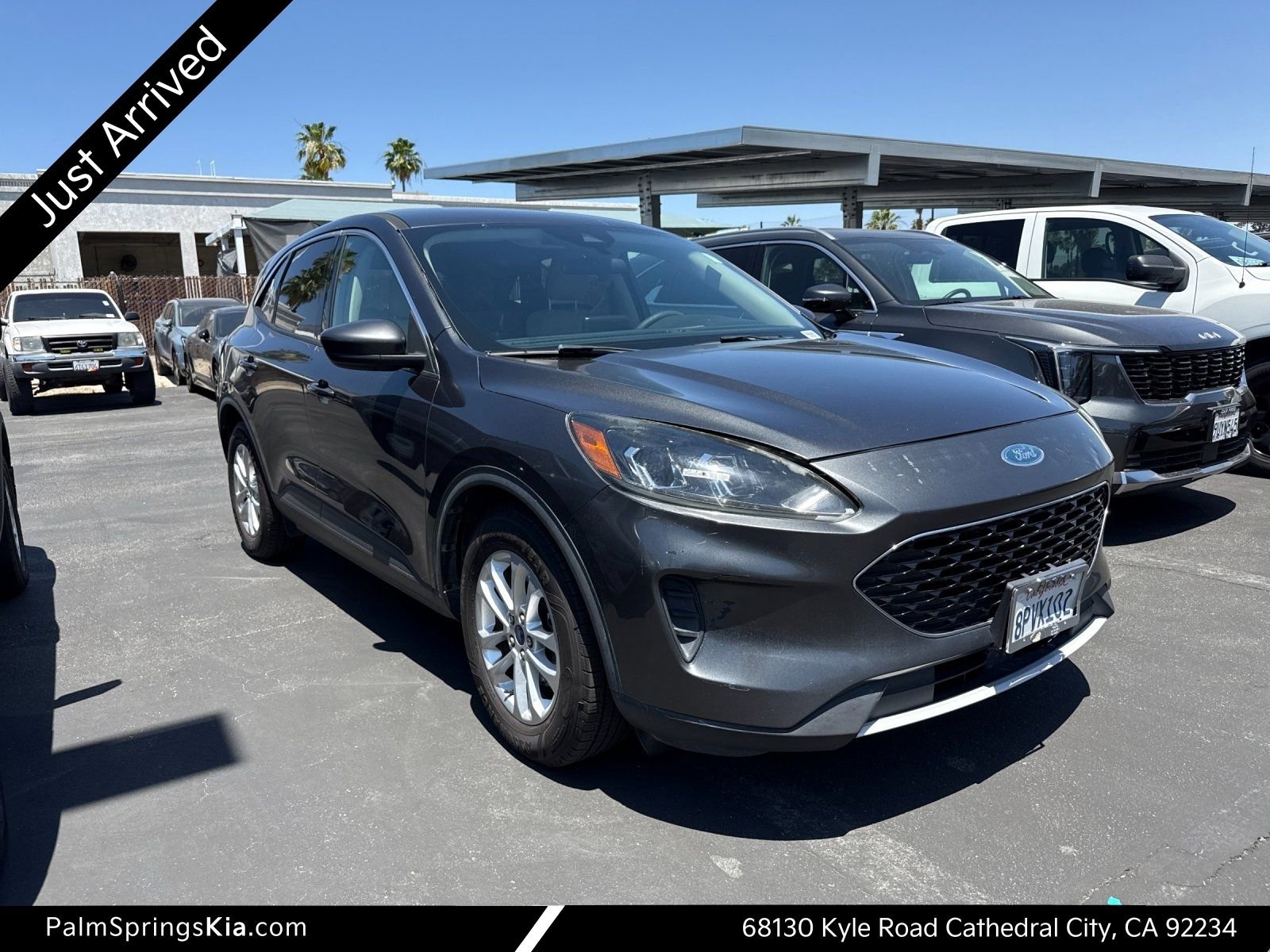 Used 2020 Ford Escape SE FWD image 1