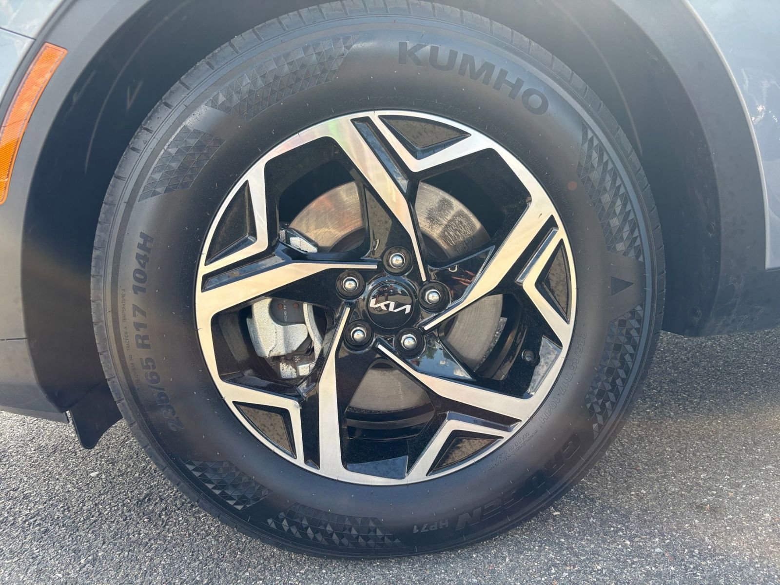 Used 2025 Kia Sportage LX image 29