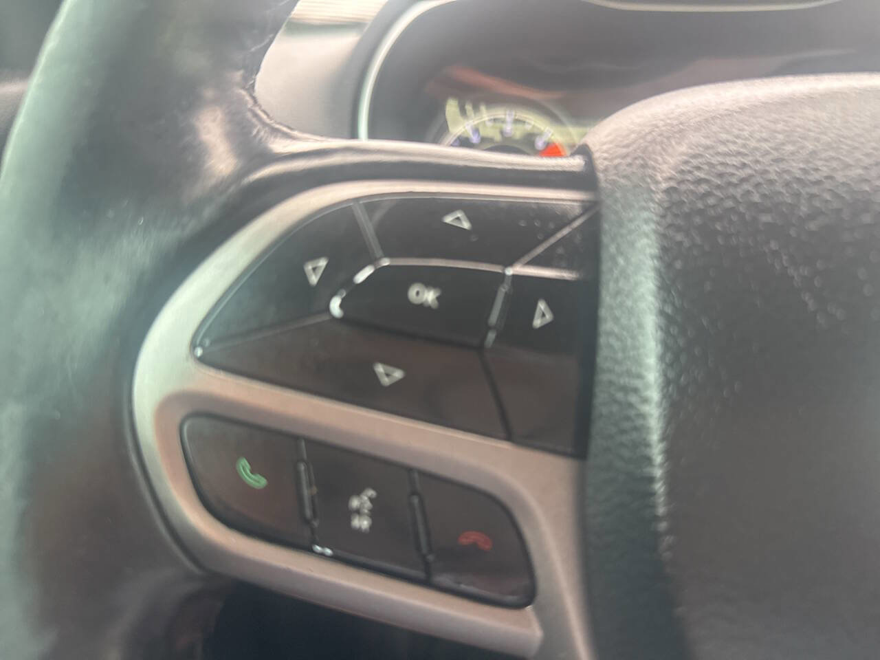 Used 2020 Jeep Cherokee Latitude w/ Cold Weather Group image 26