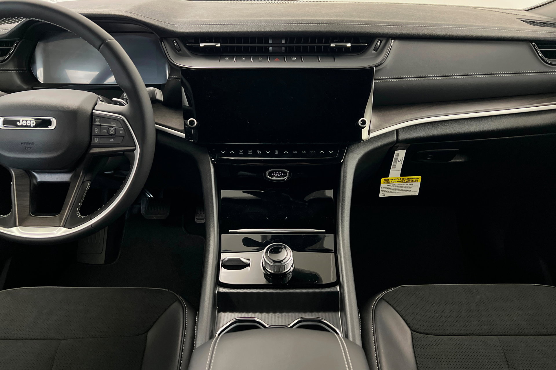 New 2026 Jeep Grand Cherokee Altitude AWD/4WD image 13