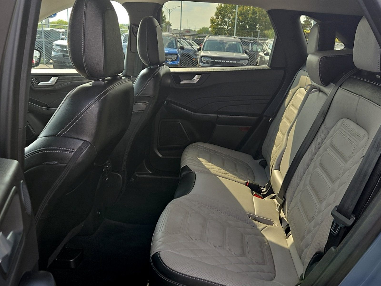 Used 2023 Ford Escape Platinum w/ Premium Technology Package AWD/4WD image 21