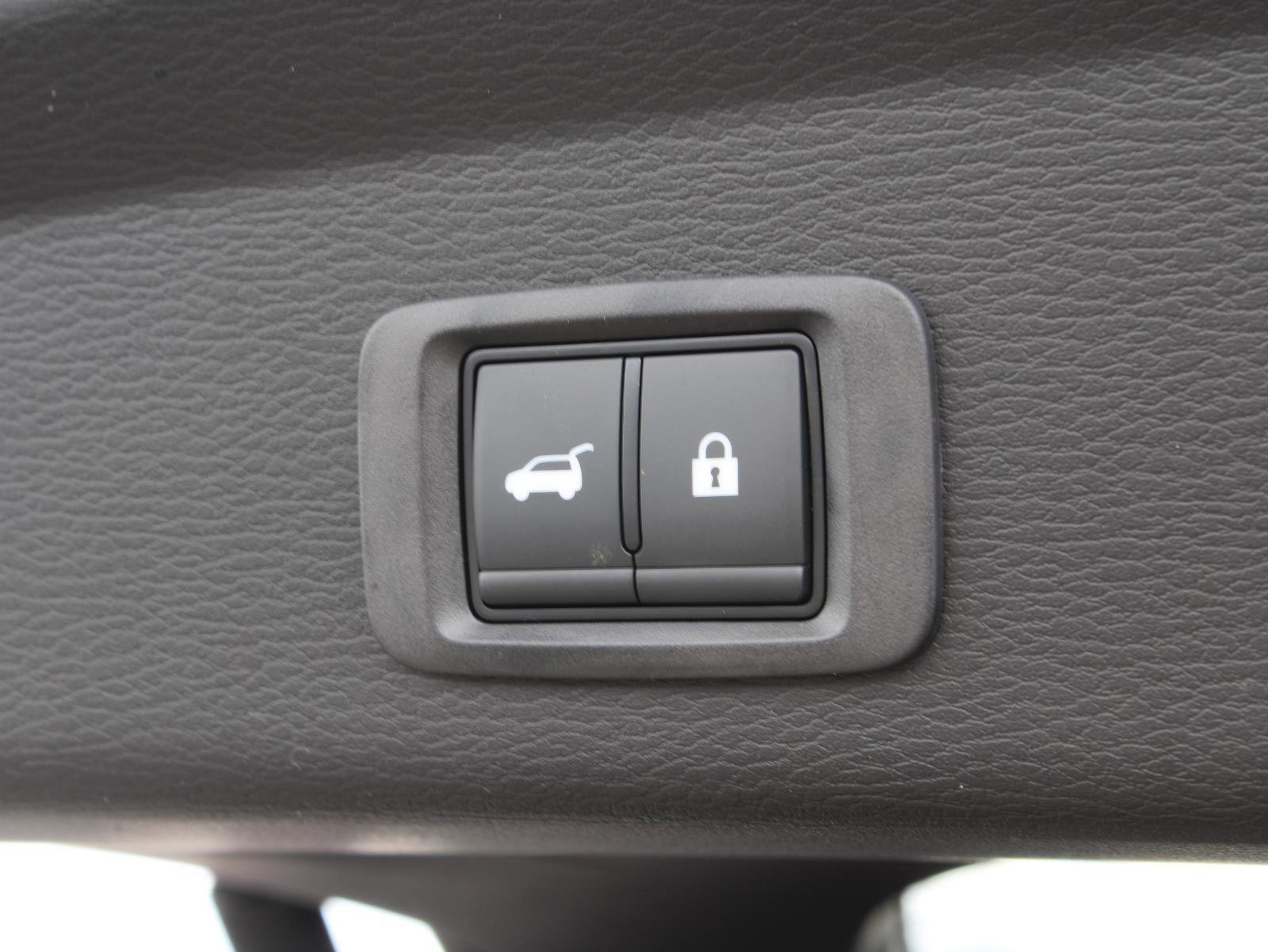 New 2025 Mitsubishi Outlander SE image 14