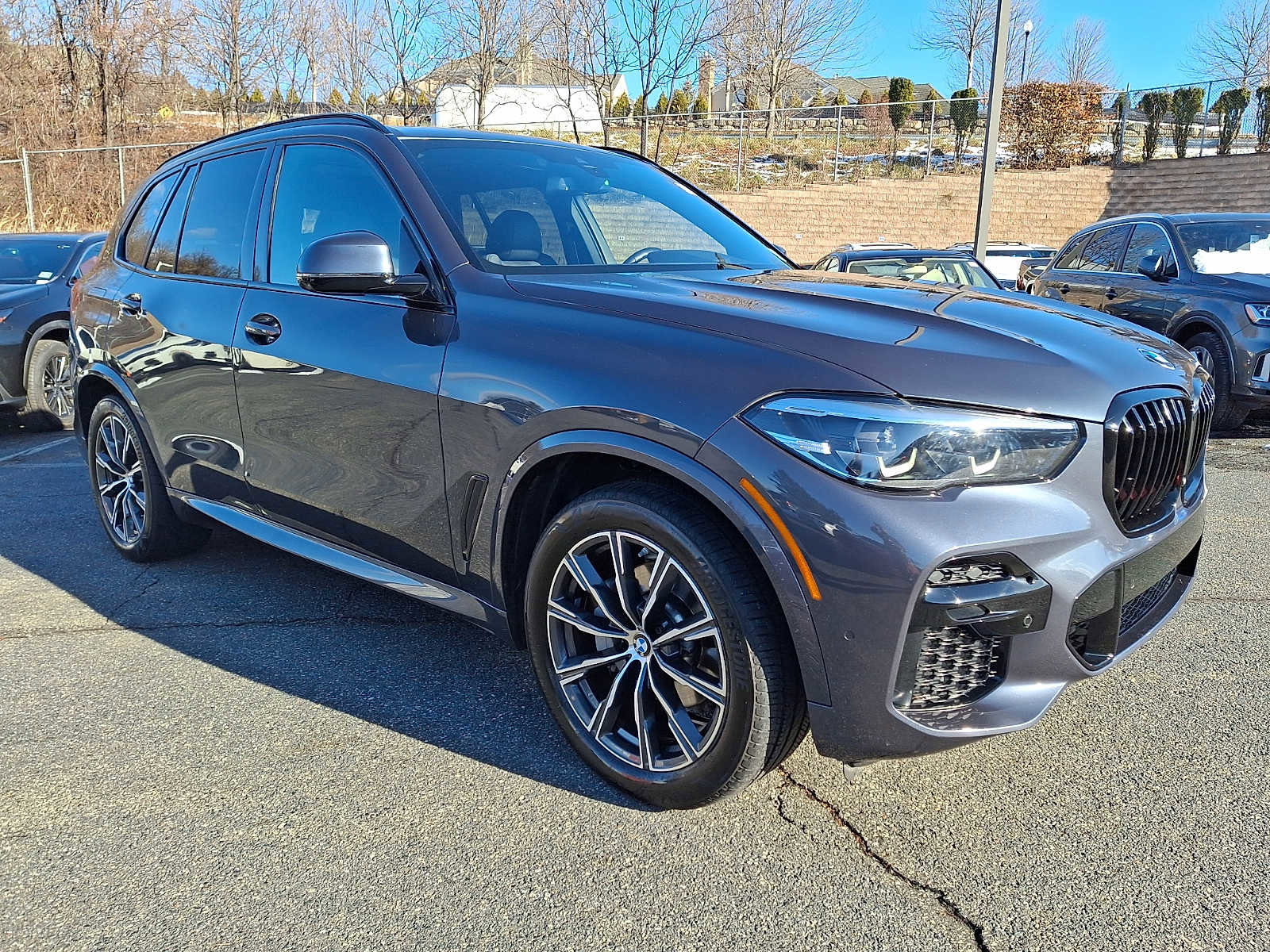 Used 2022 BMW X5 xDrive40i w/ M Sport Package image 3