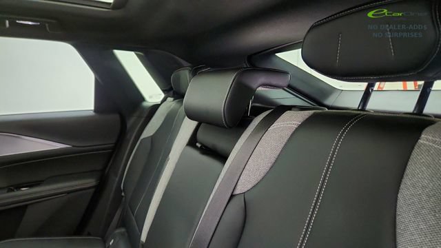 Used 2024 Cadillac Lyriq Tech RWD image 32