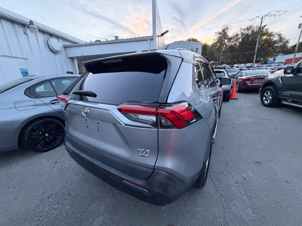 Used 2020 Toyota RAV4 XLE w/ All Weather Liner Package AWD/4WD image 5