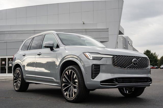 New 2026 Volvo XC90 B6 Plus w/ Protection Package Premier image 2