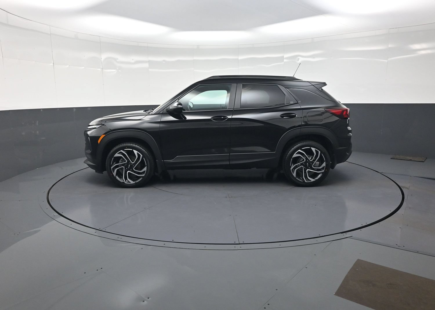Used 2024 Chevrolet TrailBlazer RS w/ Convenience Package AWD/4WD image 6
