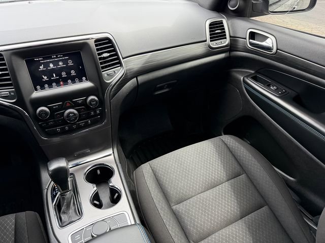 Used 2020 Jeep Grand Cherokee Laredo image 31