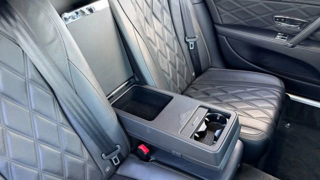 Used 2016 Bentley Flying Spur V8 image 23
