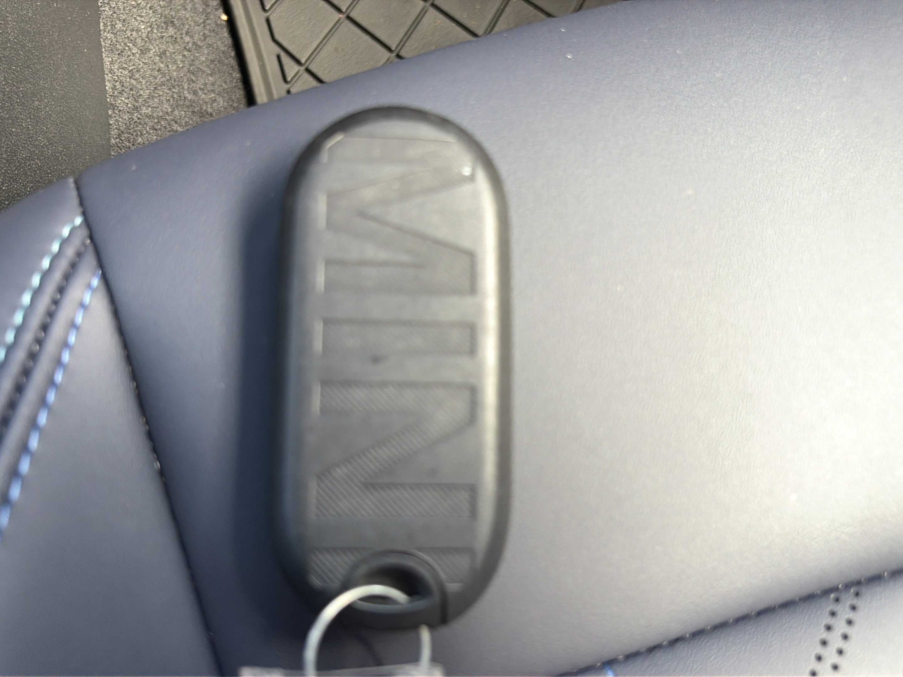 Used 2025 MINI Cooper 4-Door Hardtop FWD image 25