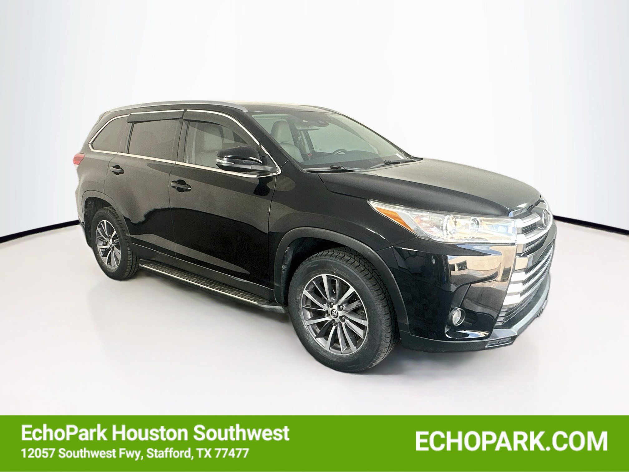Used 2019 Toyota Highlander XLE FWD video 1
