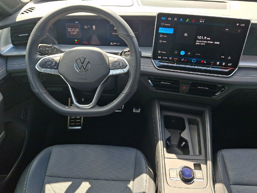 Used 2025 Volkswagen Tiguan SE R-Line AWD/4WD image 11