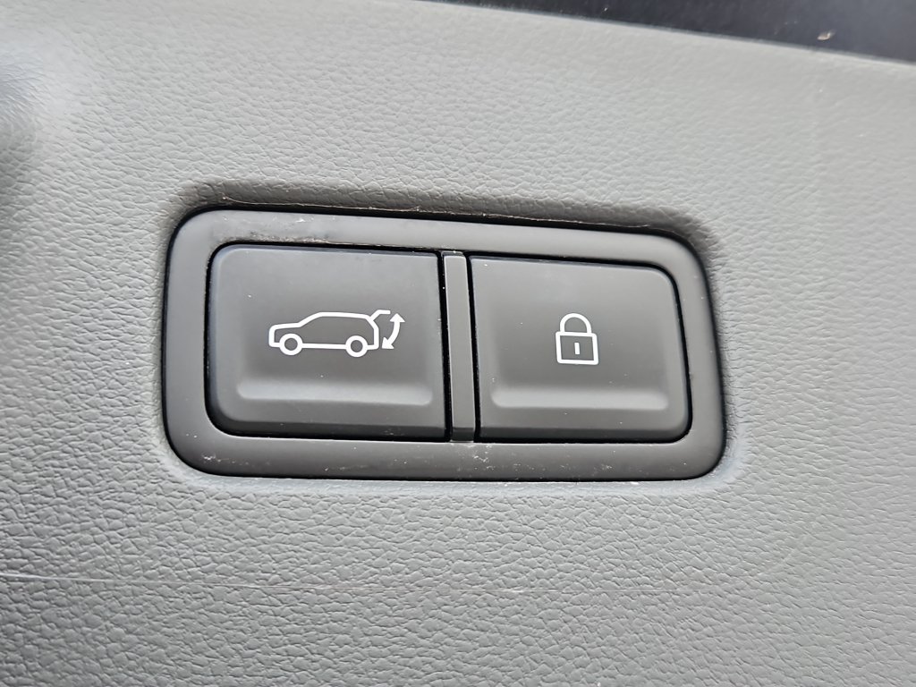 Used 2026 Hyundai Santa Fe SEL FWD image 16