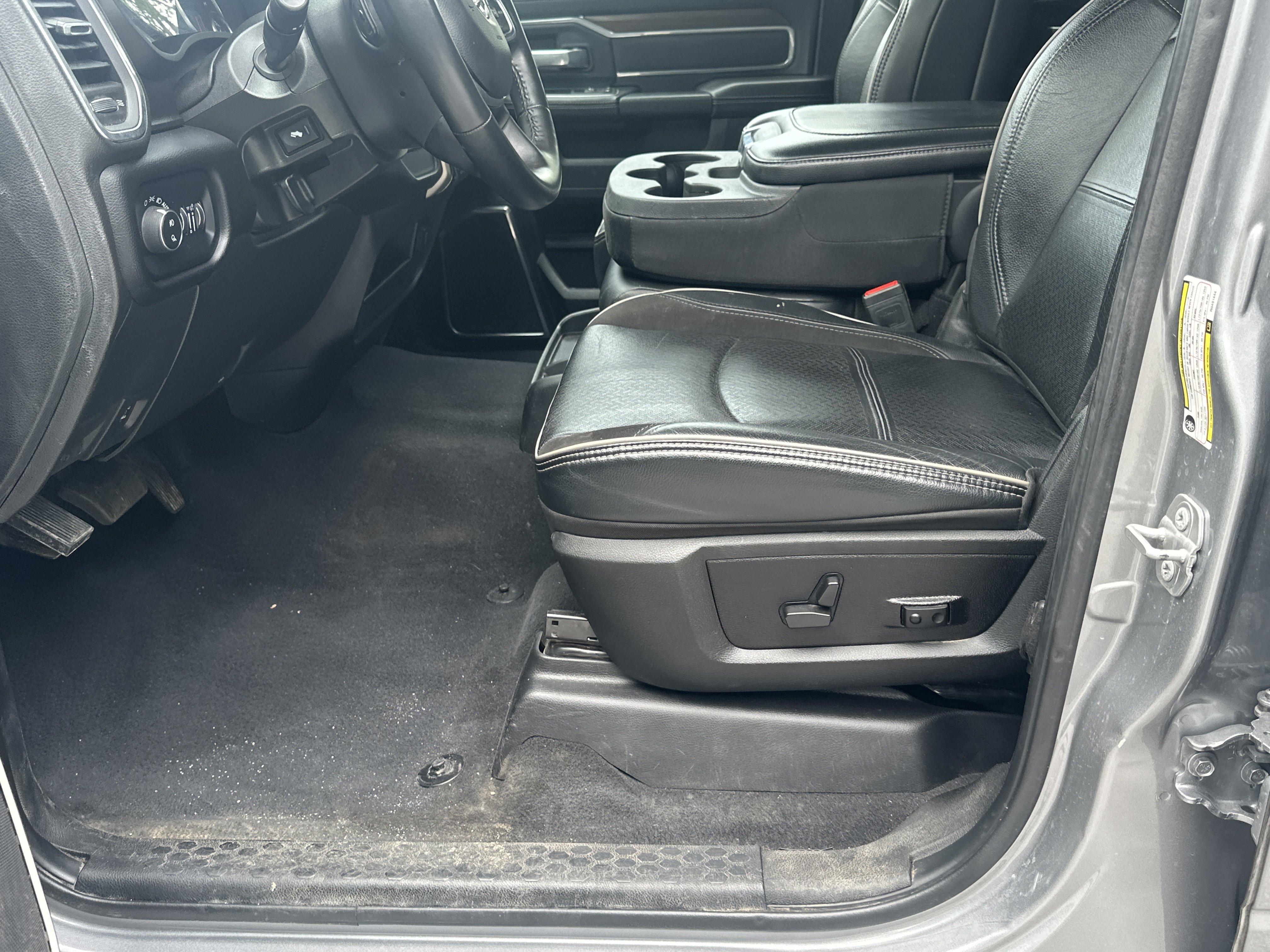 Used 2024 RAM 2500 Laramie w/ Safety Group AWD/4WD image 9