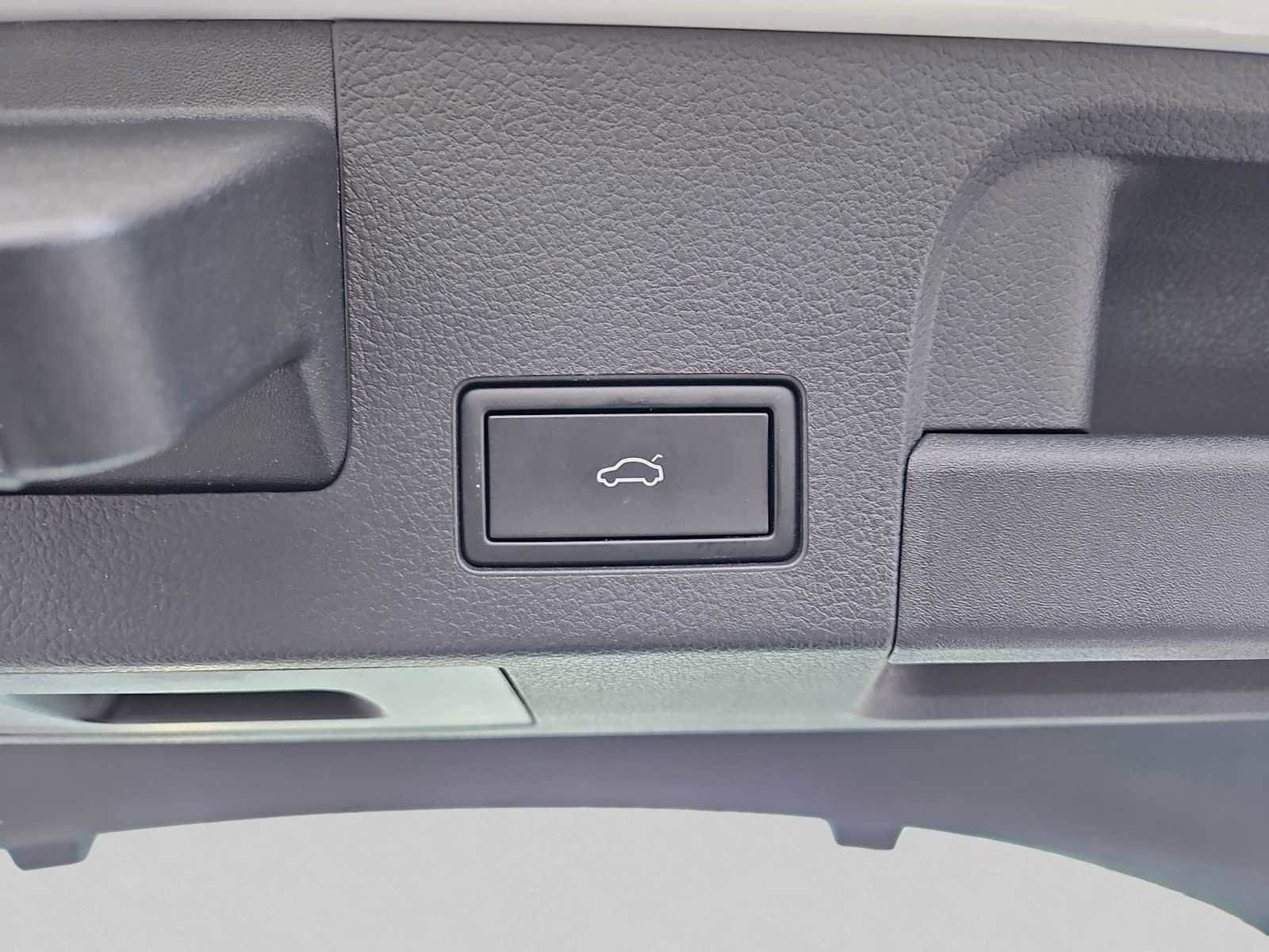 Used 2023 Volkswagen Arteon SEL AWD/4WD image 24