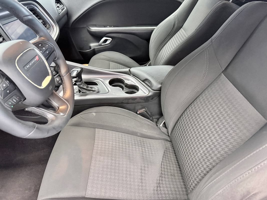 Used 2018 Dodge Challenger R/T RWD image 10