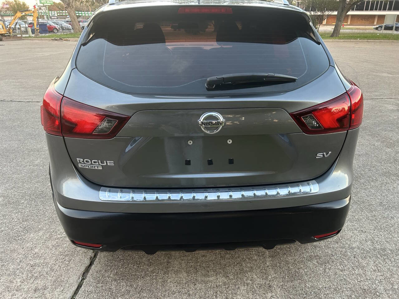 Used 2017 Nissan Rogue Sport SV w/ SV Premium Package image 9