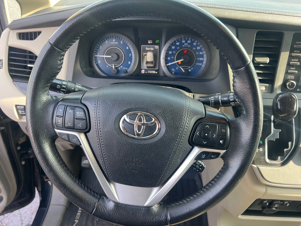 Used 2020 Toyota Sienna XLE AWD/4WD image 25