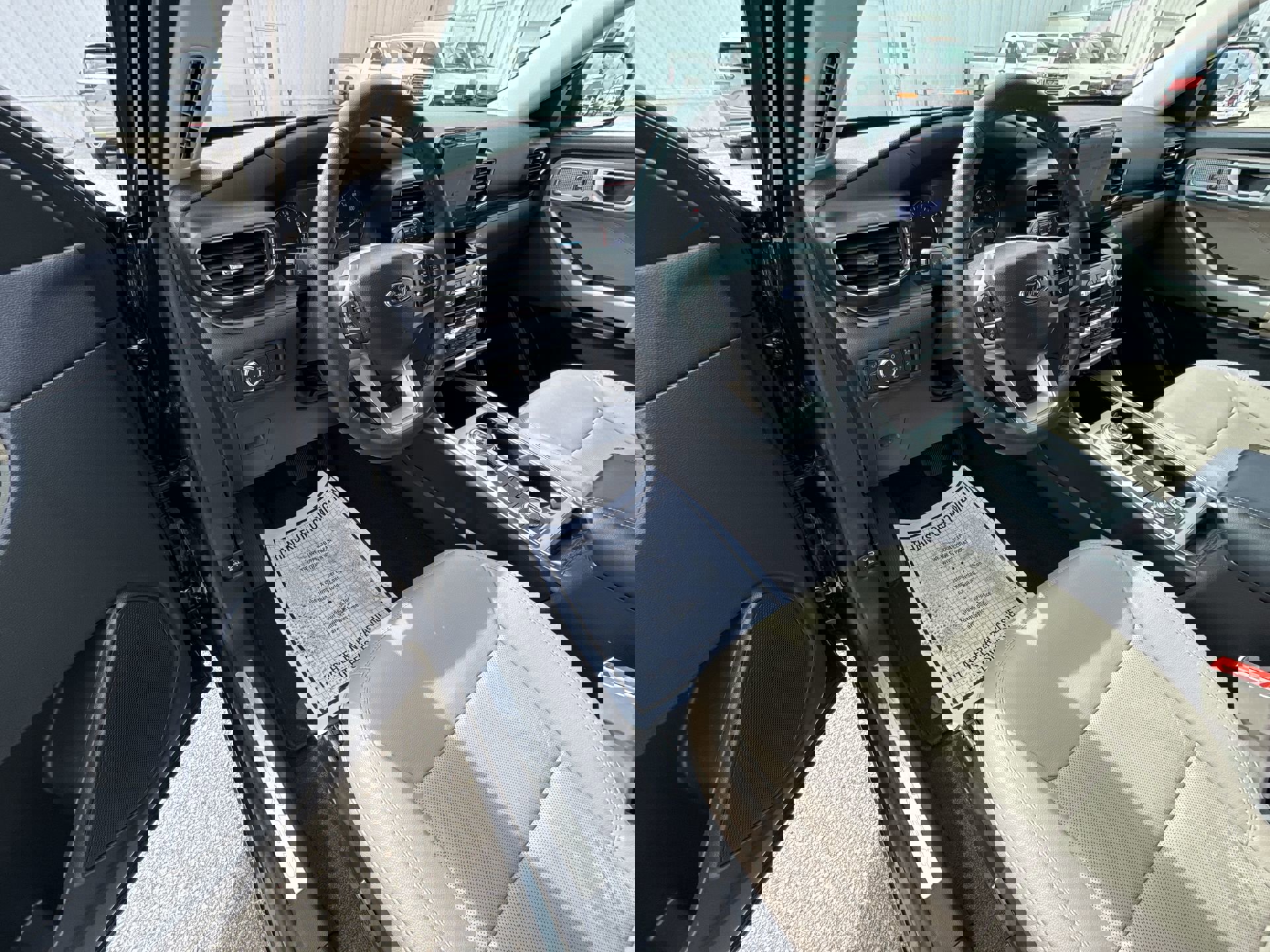 Used 2023 Ford Explorer Limited image 10