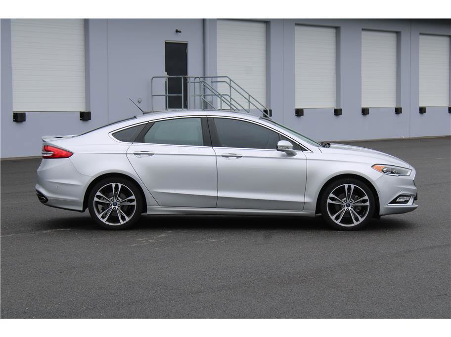 Used 2017 Ford Fusion Titanium AWD/4WD image 4
