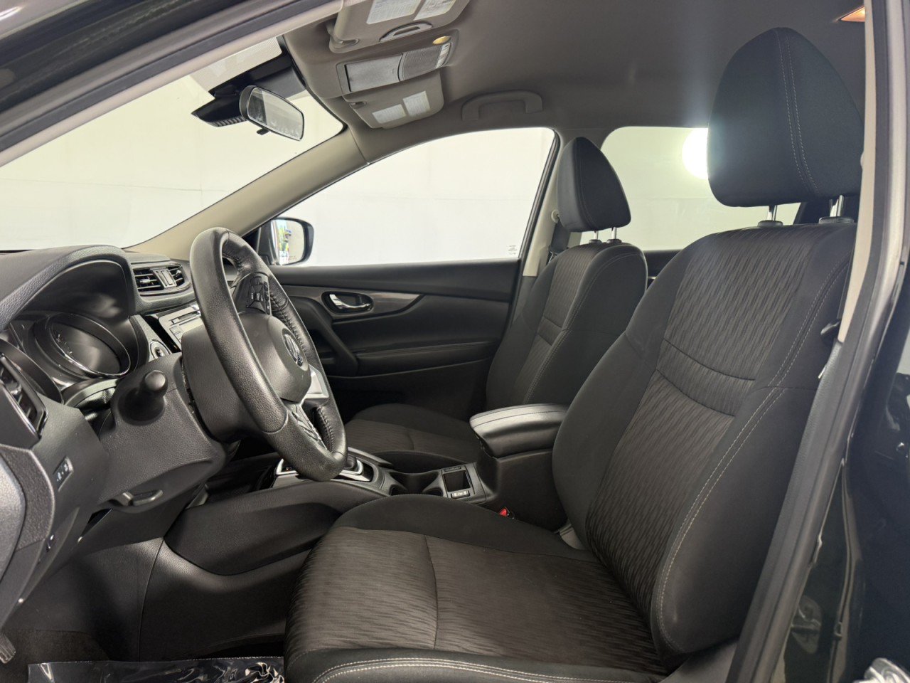 Used 2020 Nissan Rogue SV AWD/4WD image 14