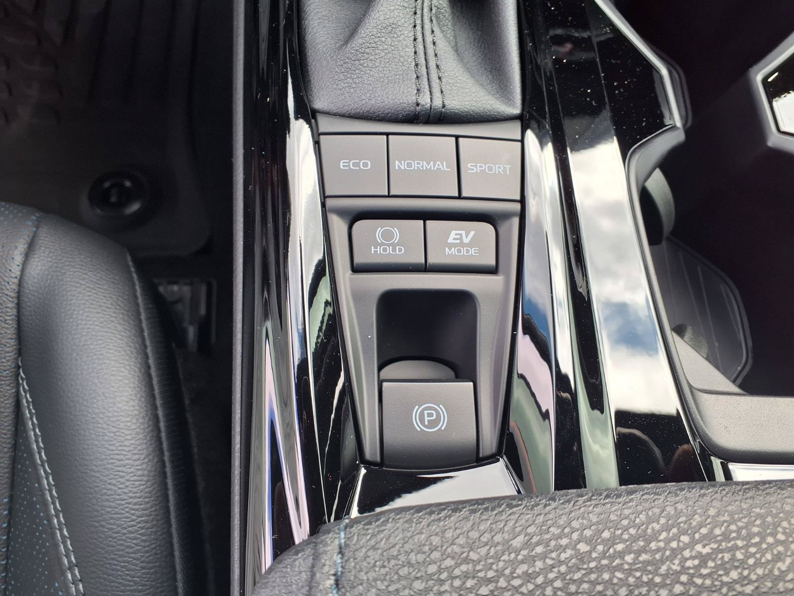New 2026 Toyota Camry XSE FWD image 18