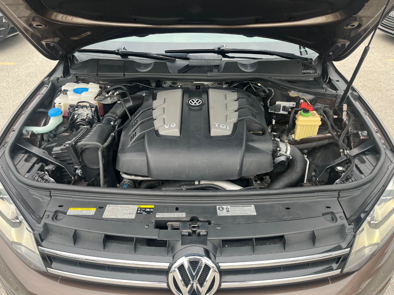 Used 2013 Volkswagen Touareg TDI AWD/4WD image 47