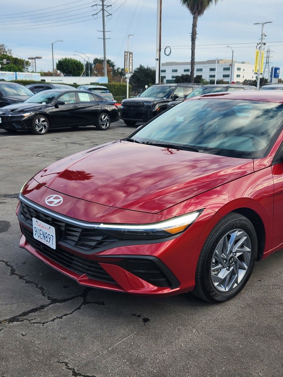 Certified 2025 Hyundai Elantra Blue image 19