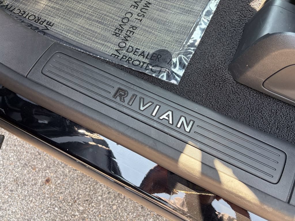Used 2026 Rivian R1S Adventure AWD/4WD image 16