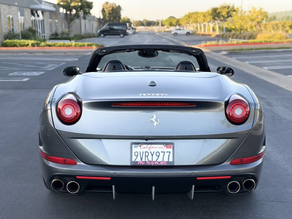 Used 2016 Ferrari California T RWD image 5