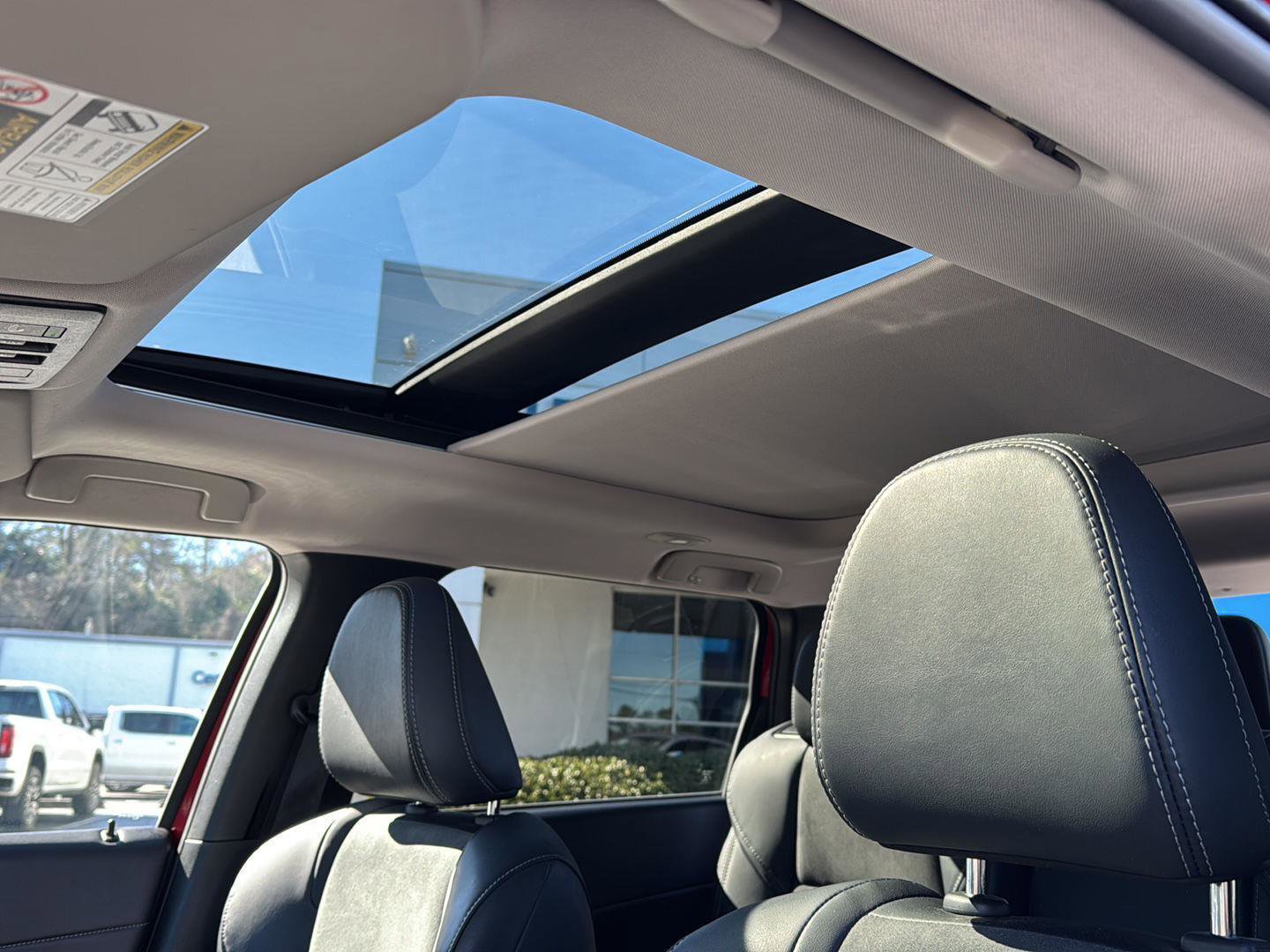 Used 2024 Mitsubishi Outlander SE Black Edition image 27