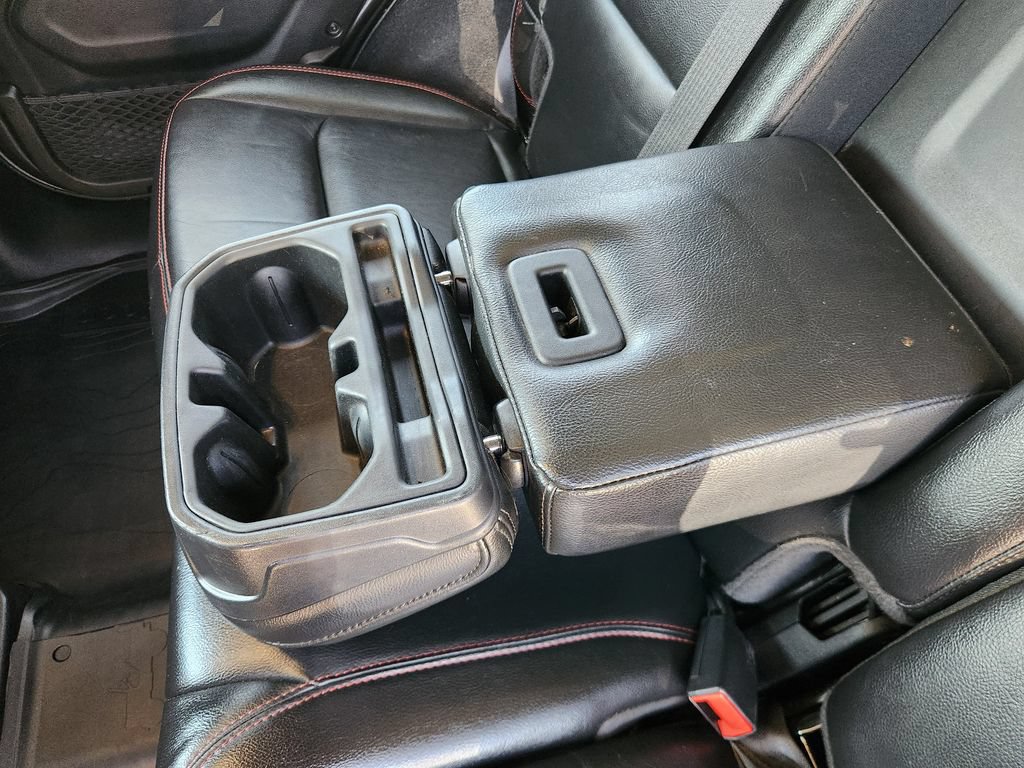 Used 2022 Jeep Wrangler Unlimited Rubicon w/ LED Lighting Group AWD/4WD image 12