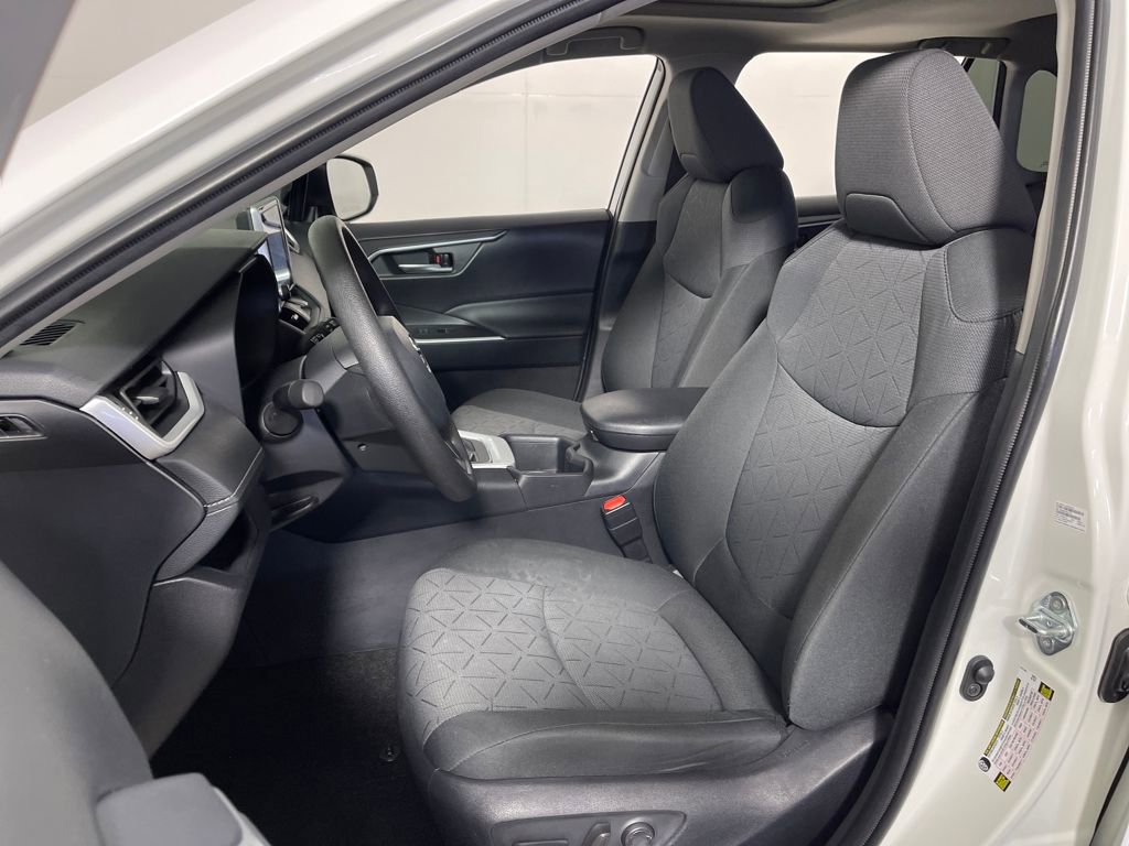 Used 2025 Toyota RAV4 XLE w/ Convenience Package AWD/4WD image 12