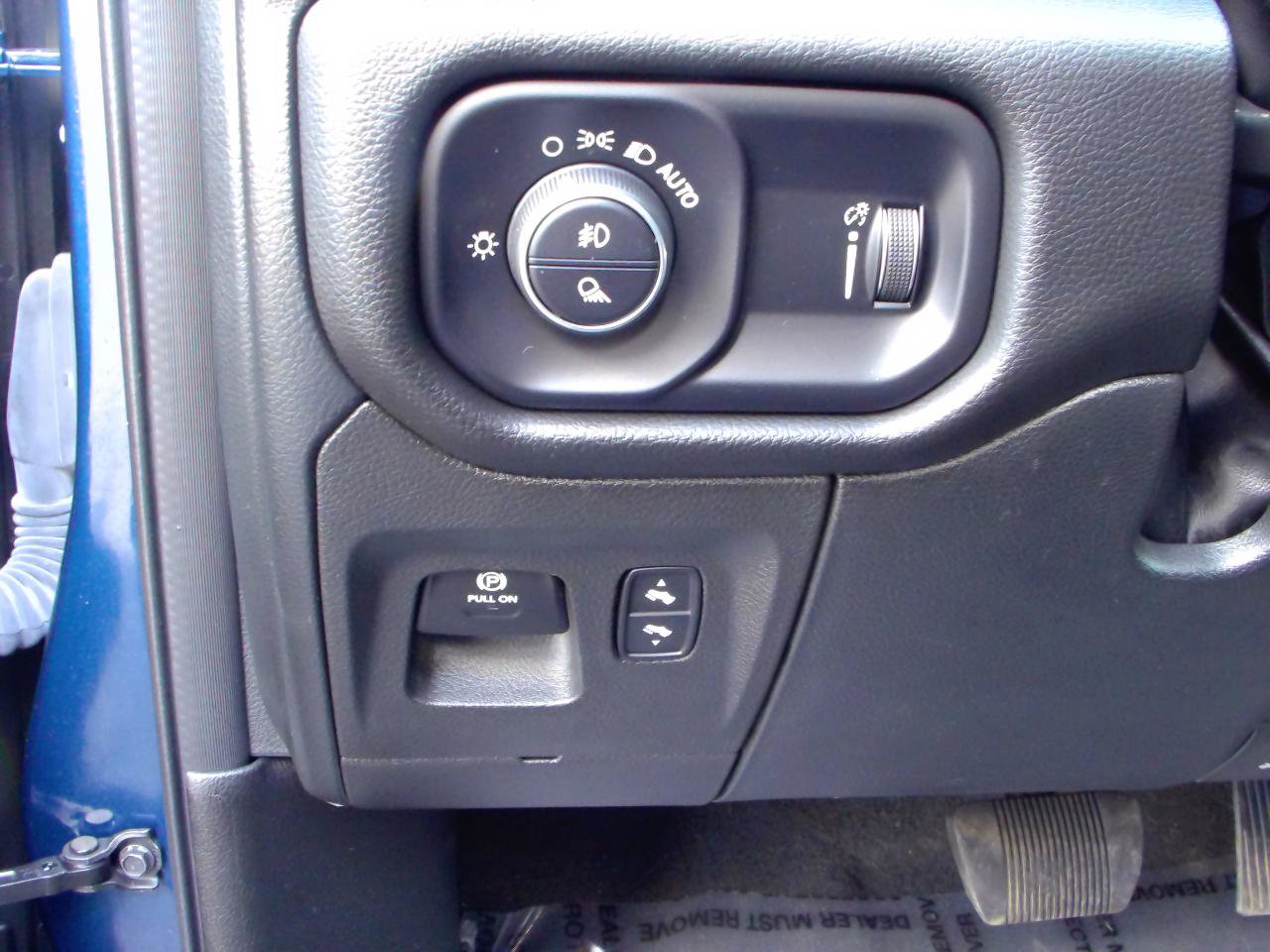 Used 2023 RAM 1500 Big Horn AWD/4WD image 14