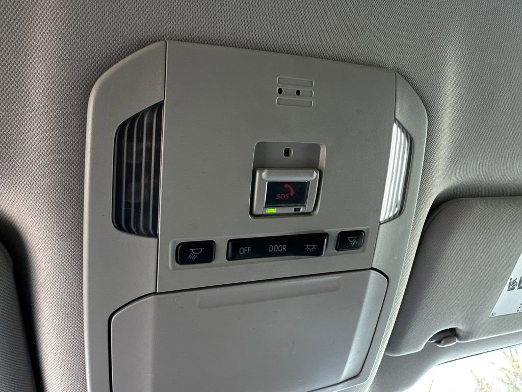 Used 2023 Toyota Highlander L image 30