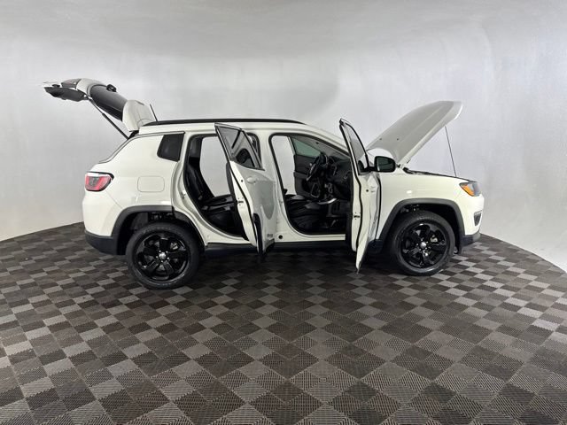 Used 2020 Jeep Compass Latitude w/ Cold Weather Group AWD/4WD image 13