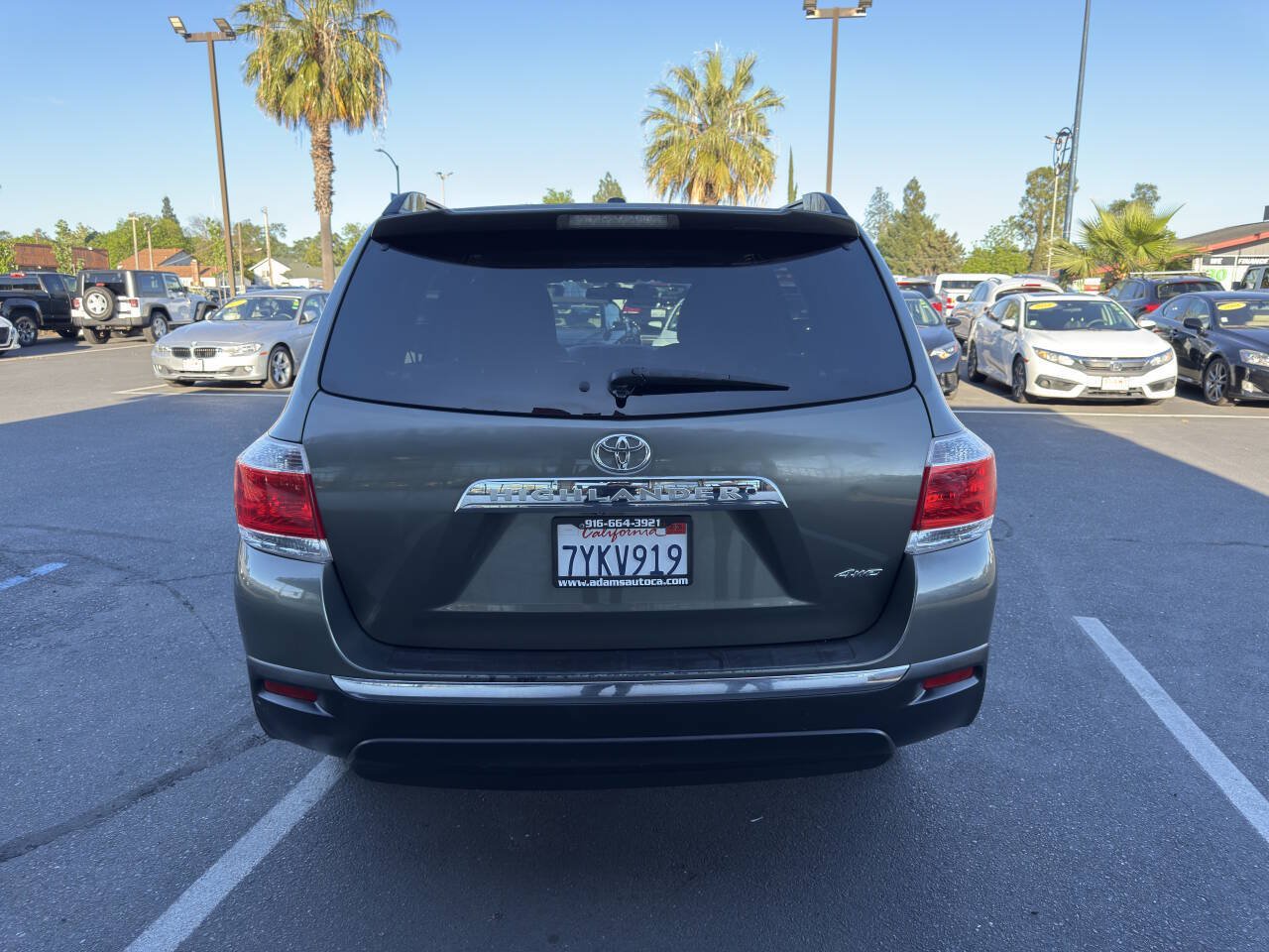Used 2012 Toyota Highlander 4WD w/ Tech Pkg image 4