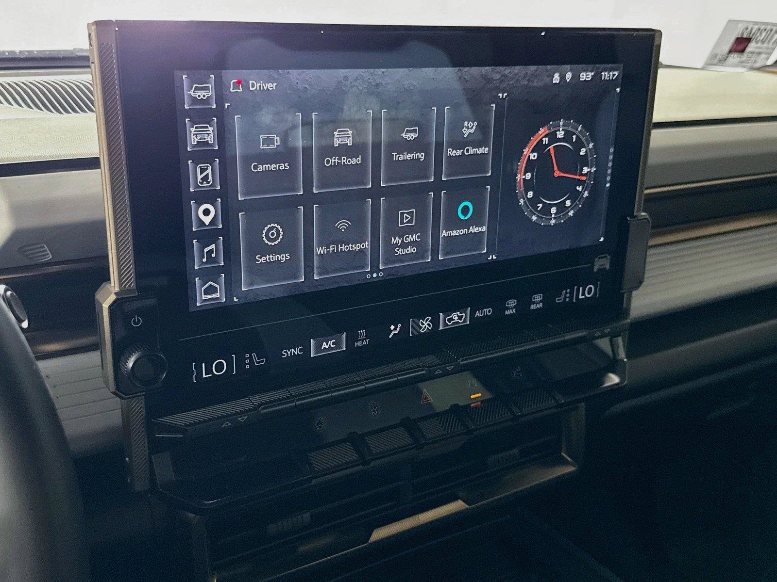 Used 2025 GMC Hummer EV 2X AWD/4WD image 17