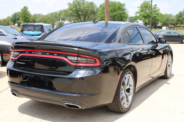Used 2020 Dodge Charger SXT w/ Plus Group RWD image 3