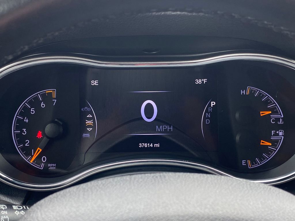 Used 2018 Jeep Grand Cherokee Limited image 27