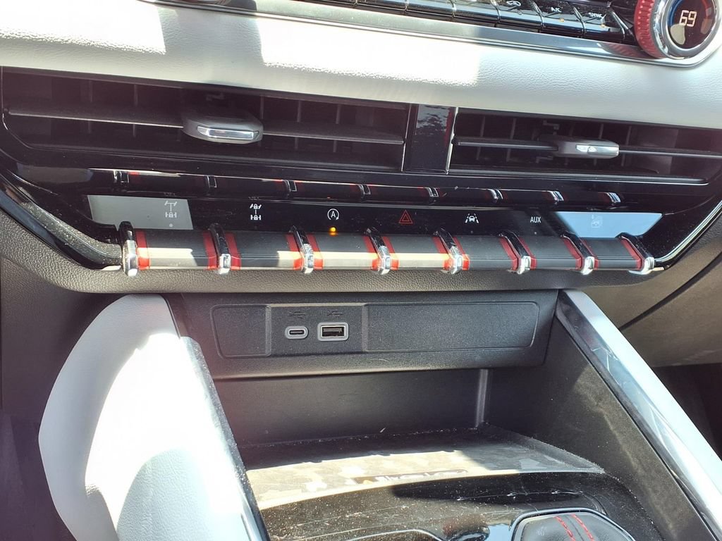 Certified 2024 GMC Canyon AT4X AWD/4WD image 7