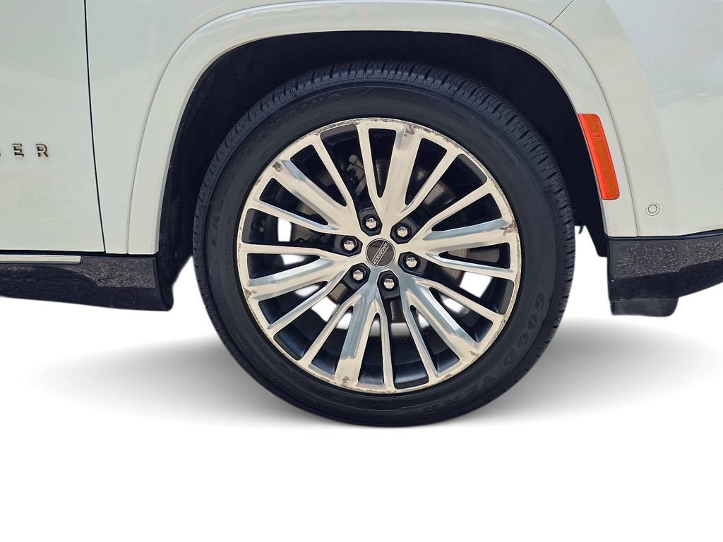 Used 2023 Jeep Grand Wagoneer L Series III AWD/4WD image 6