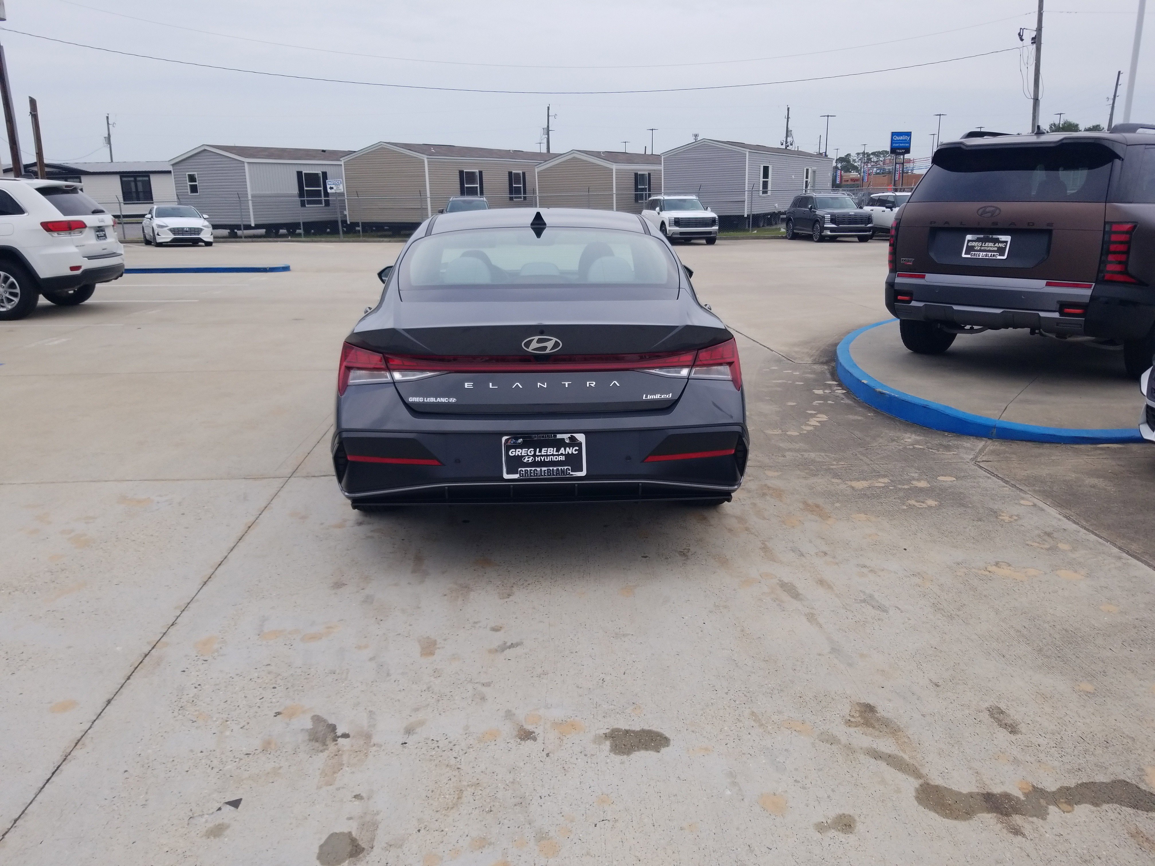 Used 2024 Hyundai Elantra Limited FWD image 6