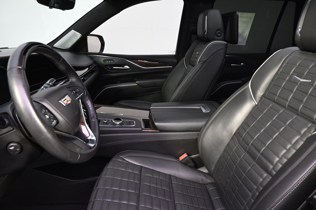 Used 2023 Cadillac Escalade Sport Platinum w/ Heavy-Duty Trailer Package AWD/4WD image 13