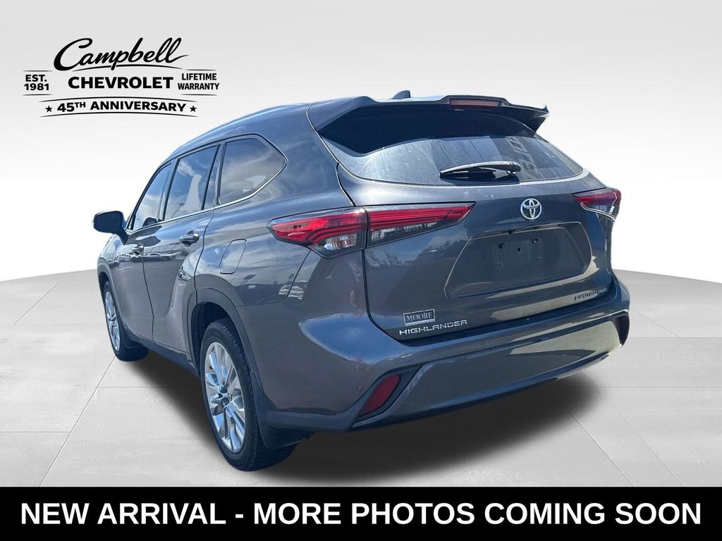 Used 2020 Toyota Highlander Limited AWD/4WD image 3