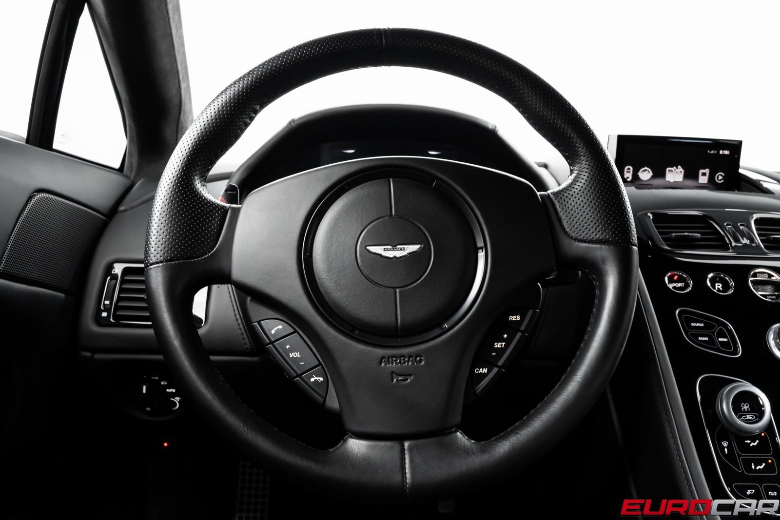 Used 2017 Aston Martin V12 Vantage S image 29