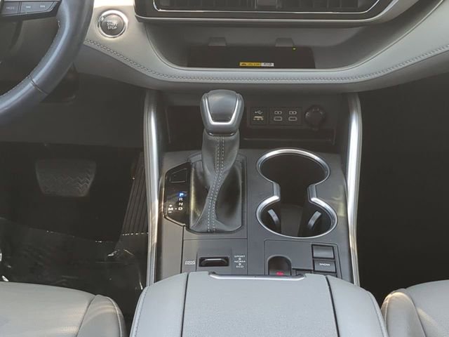 Used 2023 Toyota Highlander XLE image 19